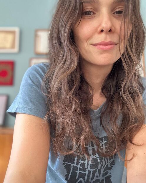 El cambio de look de Nina de Avenida Brasil (Fuente Instagram @deborafalabellaoficial)