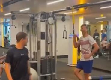 Novak Djokovic imita a Lionel Messi; "¿Qué mirás bobo?"