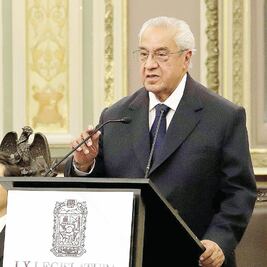 Retiran a líder de diputados de PAN en Puebla