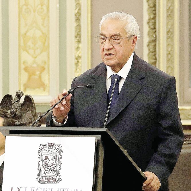 Luego de que el priísta Guillermo Pacheco (foto) asumiera el interinato de Puebla el lunes pasado, el panista Marcelo Almaguer dijo que votó por él a fin de garantizar la gobernabilidad en el estado. ARCHIVO EL UNIVERSAL