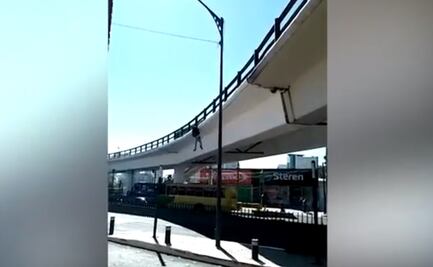 Video. Hondureño se lanza desde puente vehicular en Cuajimalpa y sobrevive a caída 