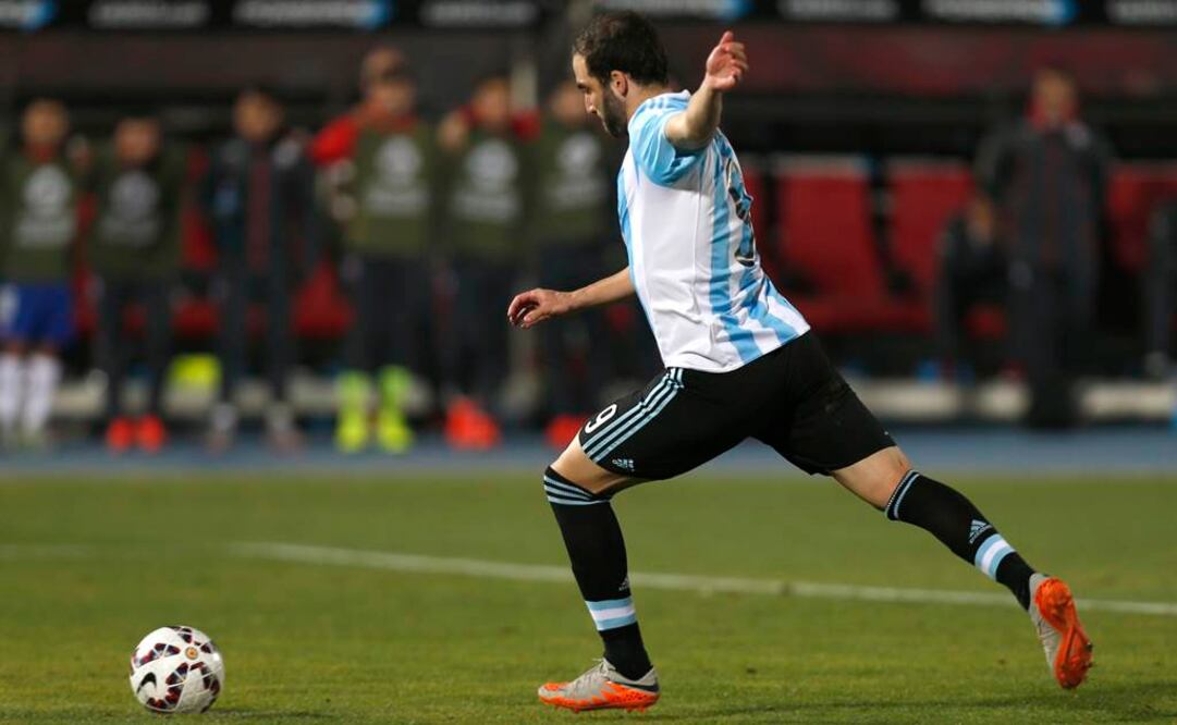 Higuaín no enfrentará al Tricolor. AP