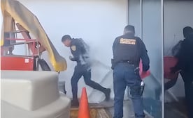 Policía humilla y moja a compañero en la GAM; SSC CDMX ya investiga