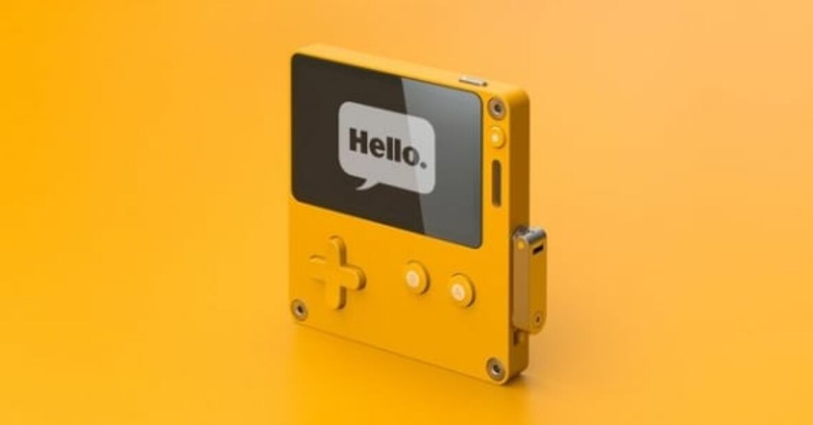 Así es Playdate, una original consola portátil con manivela