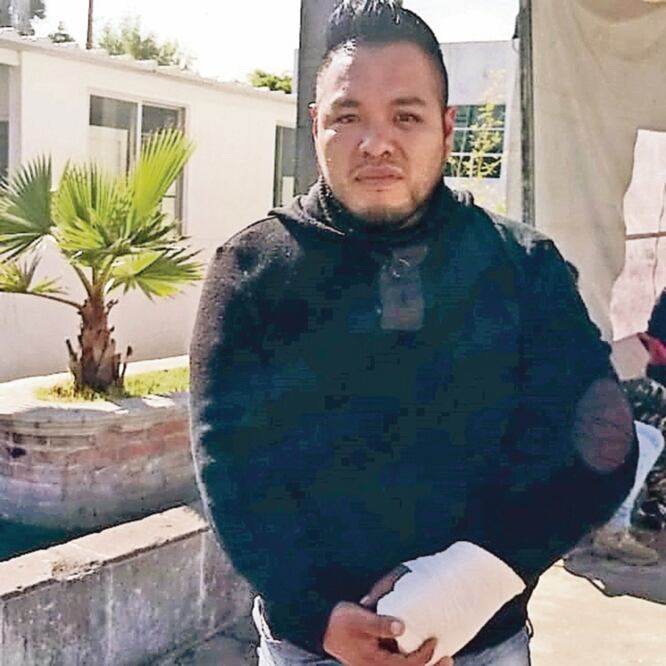 Mario Enrique Gómez relató que elementos de la SSPCDMX entraron por la fuerza a su domicilio en San Juanico y lo golpearon a él y a sus familiares. Foto: JUAN MANUEL BARRERA. EL UNIVERSAL