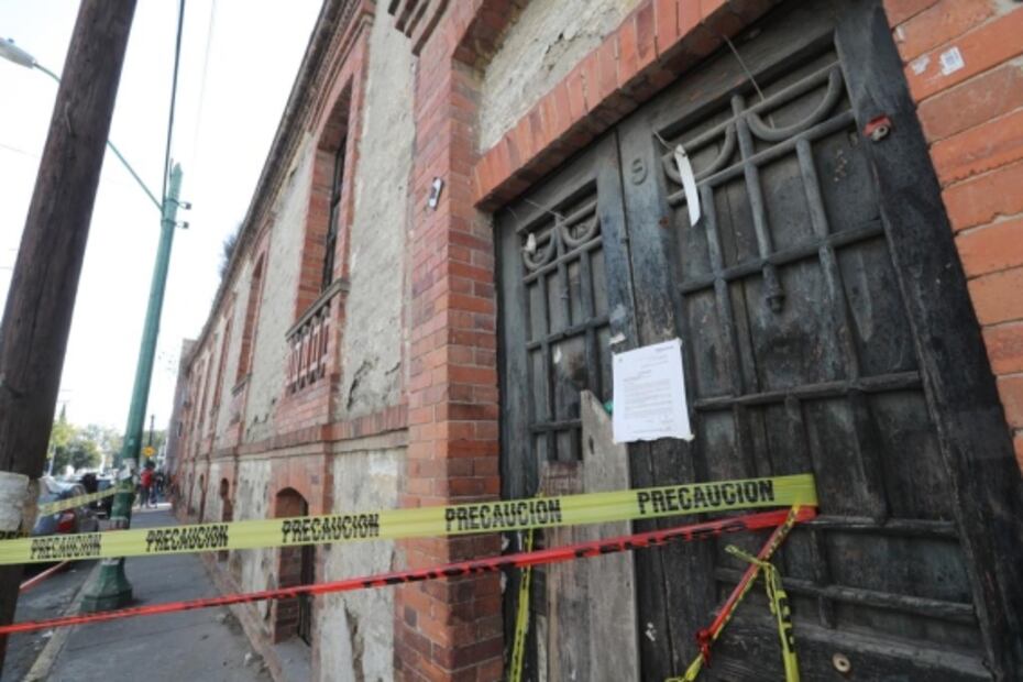 Tras muerte por derrumbe en “La vecindad del hoyo”, vecinos denuncian desinterés de autoridades en Toluca