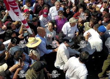 AMLO llega al Zócalo capitalino tras más de 5 horas de marcha