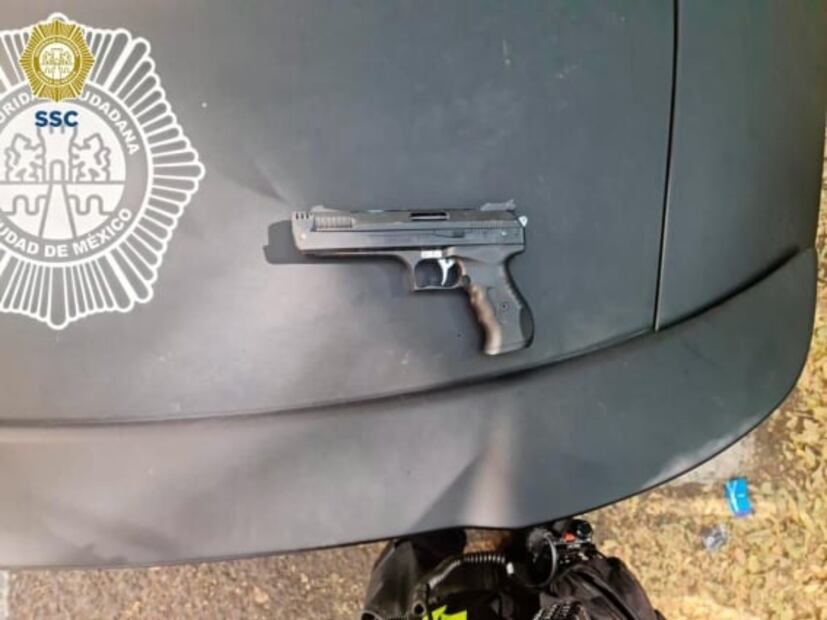 Ladrón viaja en Ecobici que se robó, policías de la CDMX lo descubren y lo detienen