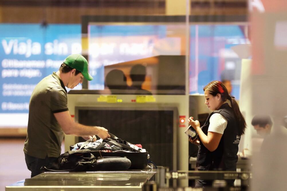 El retiro de la revisión en la Terminal 2 del Aeropuerto Internacional de la Ciudad de México facilita la llegada de pasajeros internacionales, dice el SAT (VALENTE ROSAS. EL UNIVERSAL)