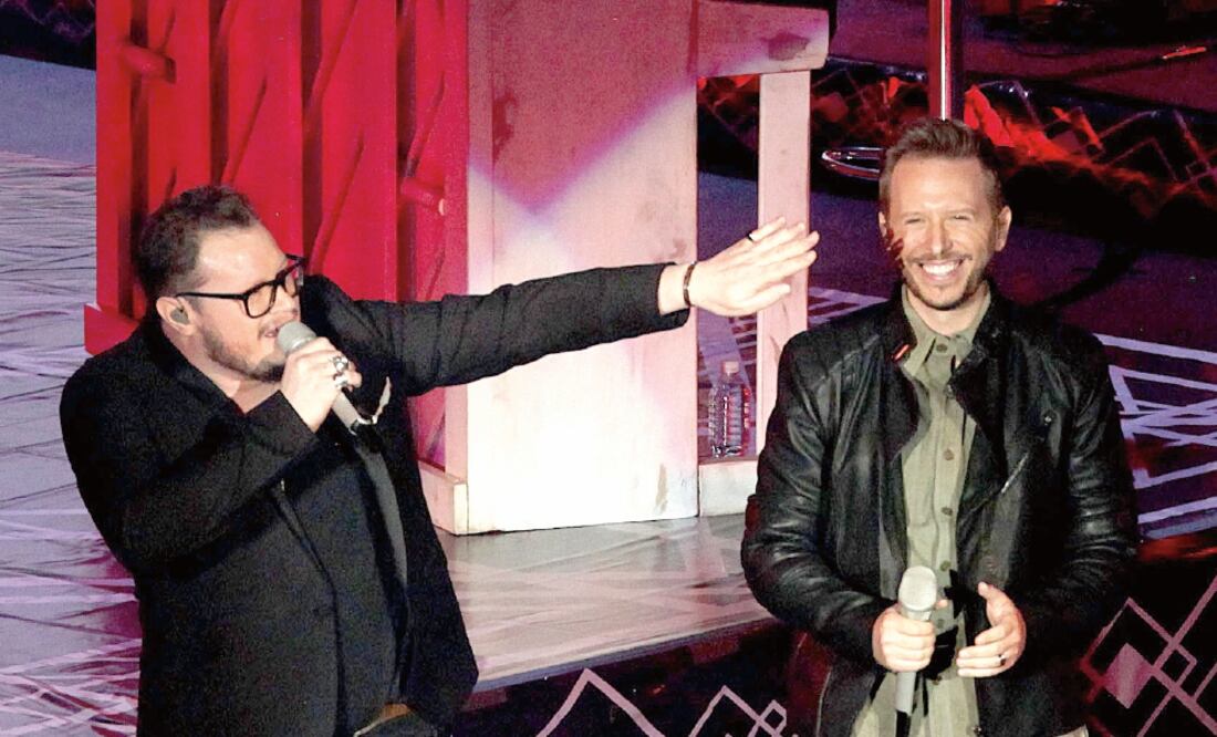 Por dos horas el dúo emocionó a las 10 mil almas presentes (VALENTE ROSAS. EL UNIVERSAL)