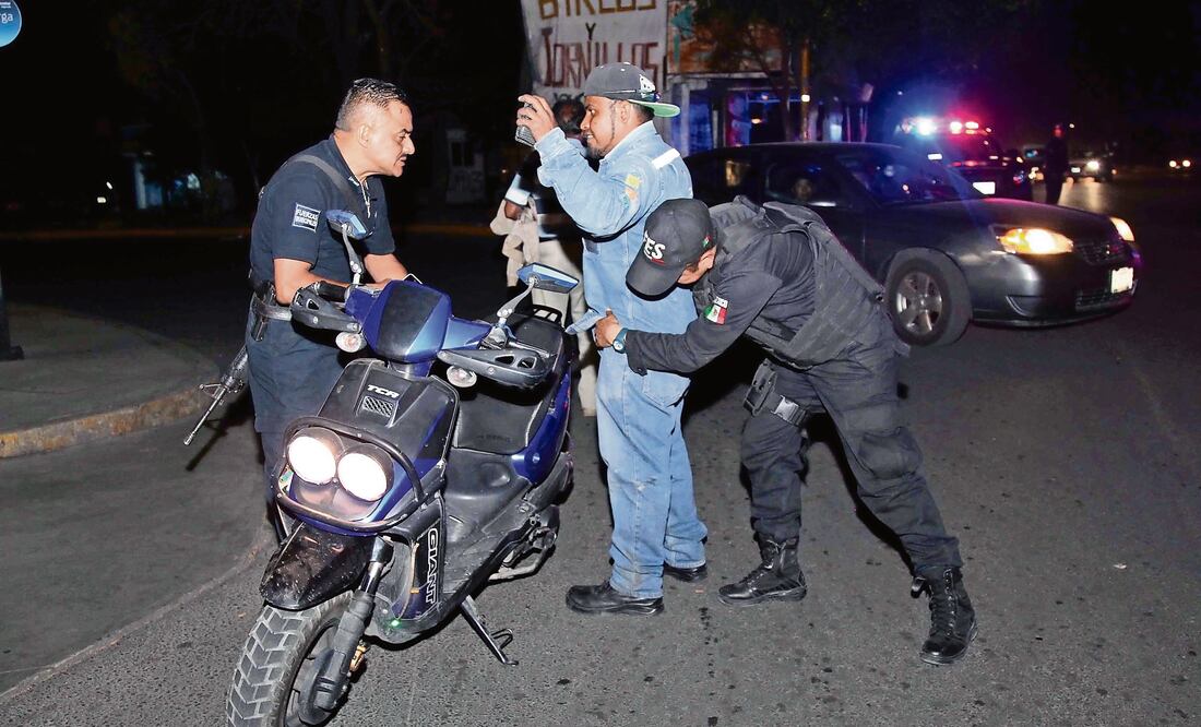 Debido al incremento en la comisión de delitos, las autoridades capitalinas han intensificado los operativos para capturar a los criminales (ARCHIVO EL UNIVERSAL)