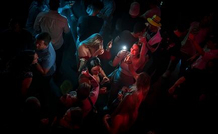 Francia abre sus discotecas pese a amenaza de la variante Delta 