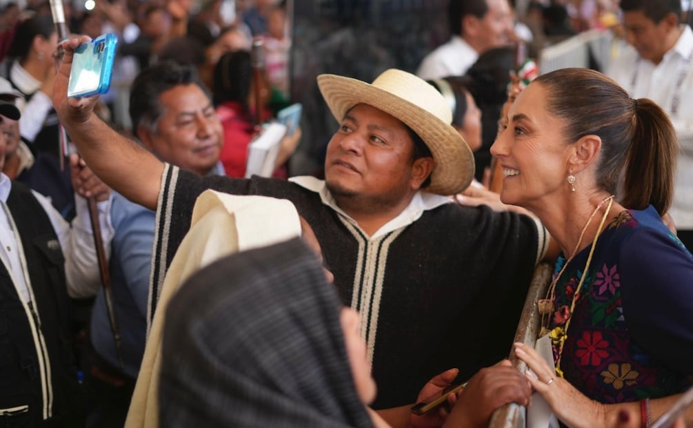 Claudia Sheinbaum durante su visita en la Mixteca oaxaqueña para informar avances del Plan General Lázaro Cárdenas (22/11/2025). Foto: Presidencia