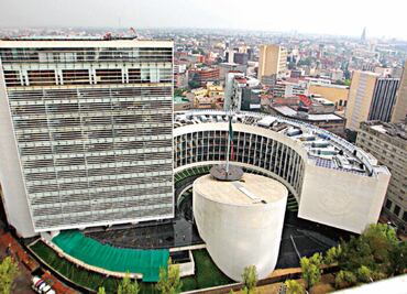 Nueva sede se abrió entre protestas por opacidad