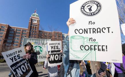 Trabajadores de Starbucks protestan en Seattle para exigir mejores condiciones laborales