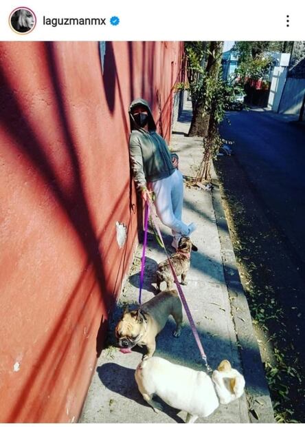 Enrique Guzmán cumple 79 años y su hija Alejandra lo celebra con pastel