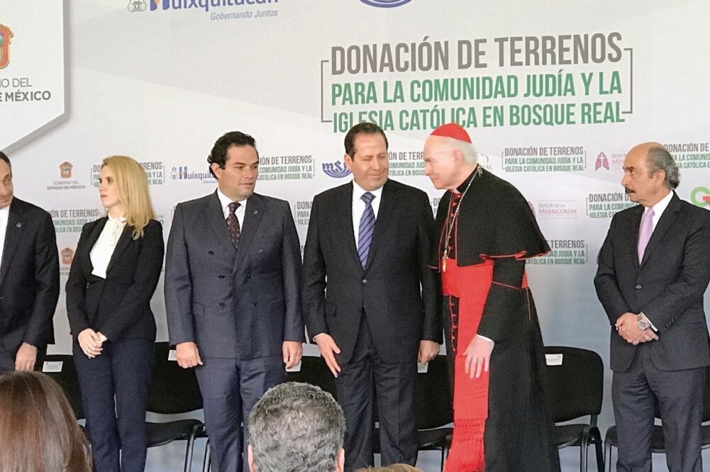El gobernador Eruviel Ávila y representantes de la Iglesia católica y de la comunidad judía acordaron la construcción de la Plaza Ecuménica. (REBECA JIMÉNEZ. EL UNIVERSAL)