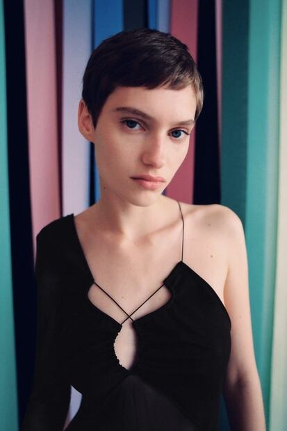 Blusas sin mangas ideales para llevar esta temporada 