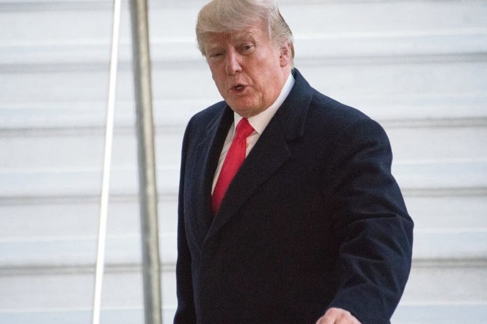 El presidente de EU, Donald Trump, afirmó vía Twitter que sin muro no habrá acuerdo con México, país que, afirmó, pagará la malla fronteriza. Foto: RON SACHS. EFE