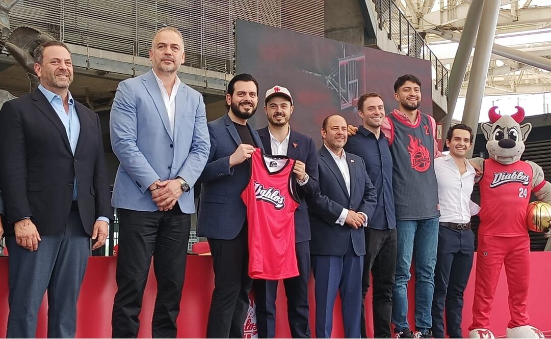 Presentan oficialmente el equipo Diablos Rojos del México Basquetbol que jugará en la LNBP - Foto: Arturo Sanguino / EL UNIVERSAL