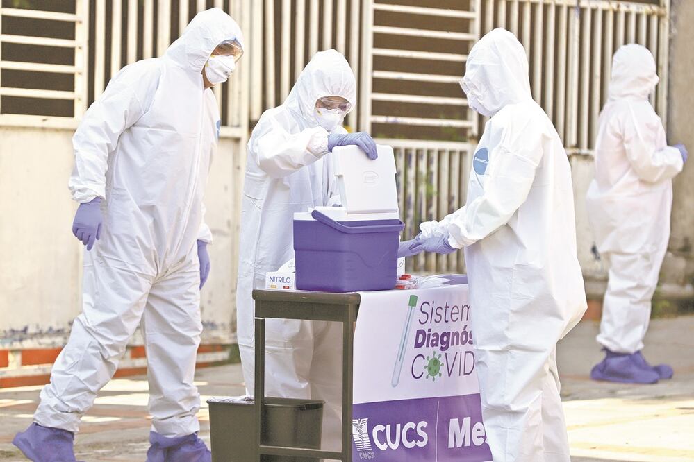 Radar Jalisco, desarrollado por epidemiólogos de la UdeG, incluye un call center, laboratorios de diagnóstico y módulos fijos como los utilizados en Alemania, Corea, Estados Unidos, Dubai, China y Japón, para hacer las muestras. Fotos: CARLOS ZEPEDA