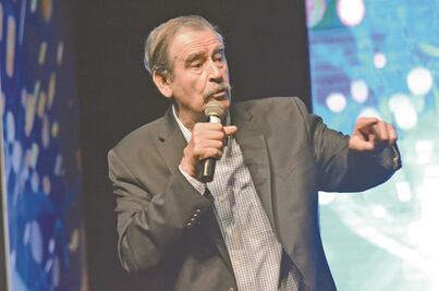 Fox llama autista a AMLO, llueven críticas y se disculpa