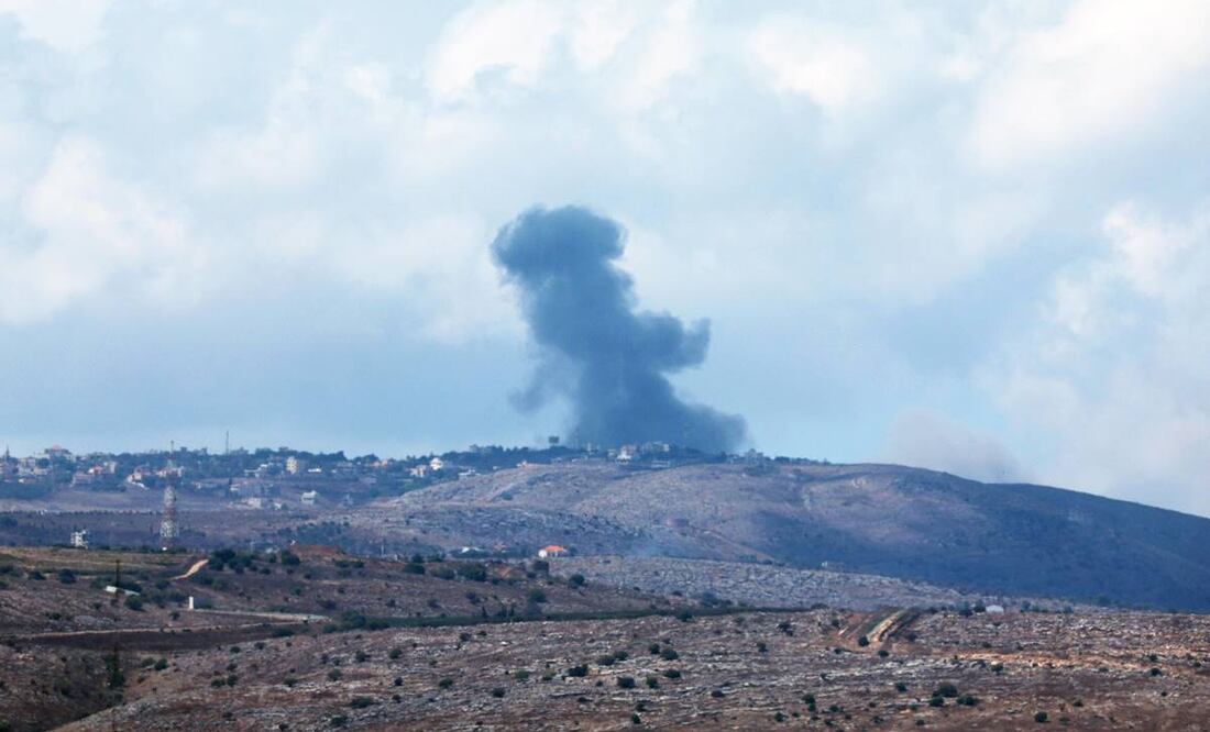Ataque aéreo israelí dirigido a una zona cercana a una aldea en el sur del Líbano. Foto: EFE