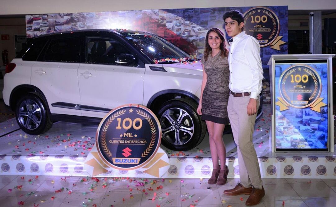 Suzuki Motor celebra la venta de su auto número 100 mil en México