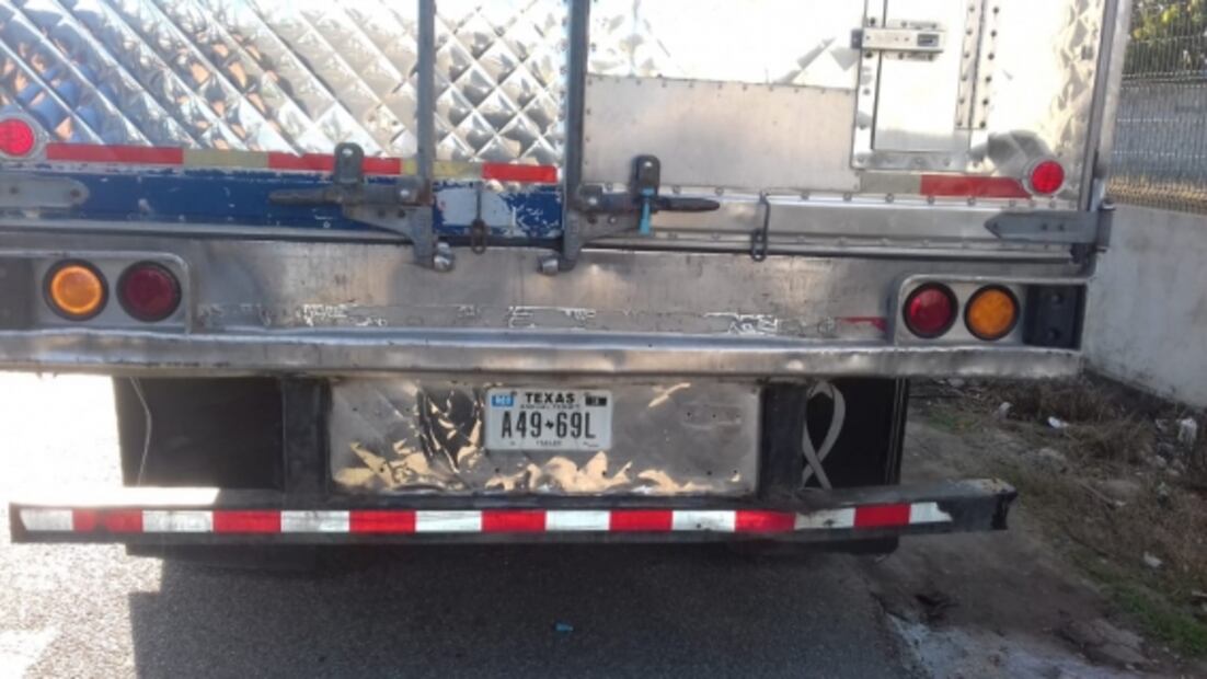 Ubican en tráiler a 160 migrantes en Tabasco