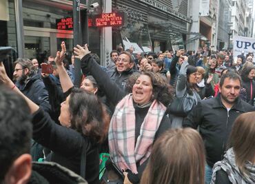 Argentinos rechazan las medidas de Macri