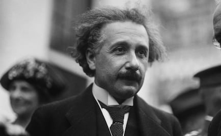 Donan el manuscrito de Einstein que redactó tras recibir el Nobel