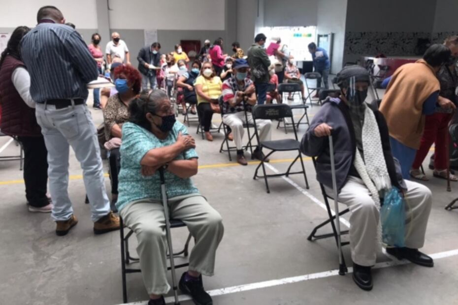 Sin largas filas y mejor organización, así inició la aplicación de segunda dosis contra Covid-19 en Ecatepec
