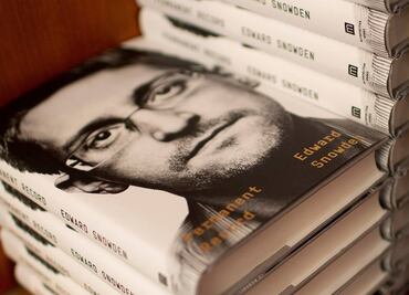 EU demanda a Snowden por publicar su libro sin permitirle revisarlo