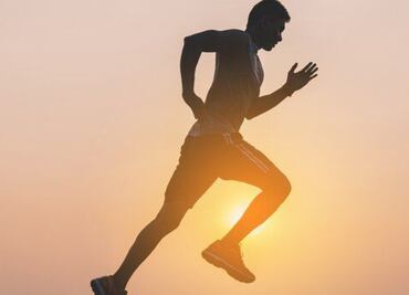 Este el poderoso ejercicio ideal para fortalecer el abdomen después de los 50 años, según Harvard