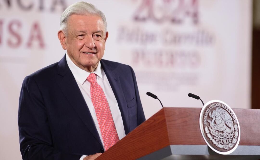 “Agrégale la que viene”, ironizó López Obrador sobre los ataques que ha hecho al Centro Prodh. Foto: Presidencia.