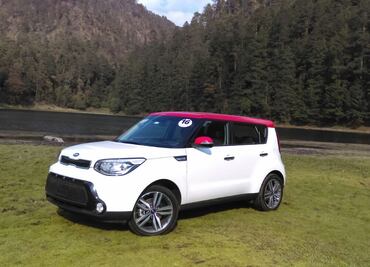 KIA presenta al nuevo elemento de la familia en México