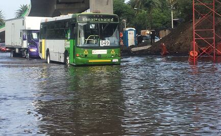 Registran fuga en tubería del SACMEX; en la zona se construye un puente vehicular