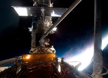 Muestran galaxia con núcleo capaz de eclipsar sus alrededores