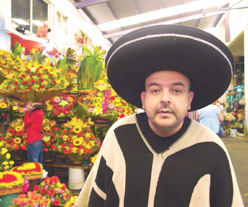 Pensando en el muro de Trump comenzó a escribir la letra de su canción. Foto: CORTESÍA