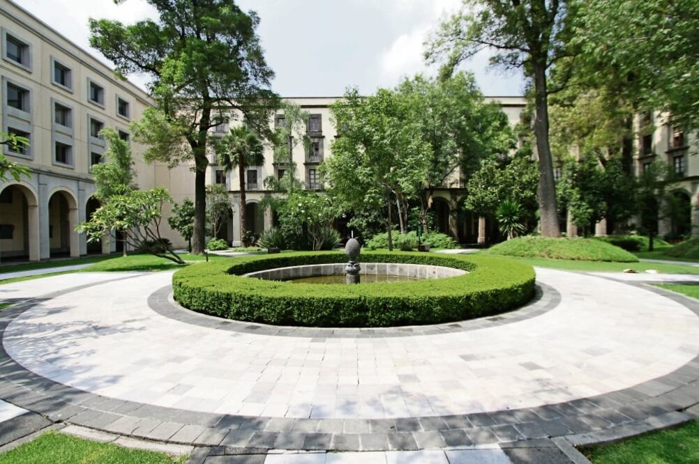 En los años 70 se restauró el patio central, que llegó a usarse como estacionamiento (FOTOS: CARLOS MEJÍA EL UNIVERSAL)