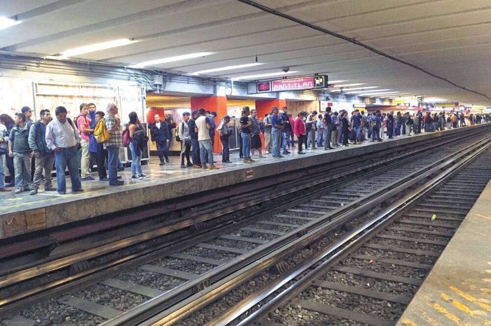 Para la Línea Rosa se tiene contemplado que corran 36 trenes por hora; es decir, un tren pasará cada minuto y medio. Foto: VALENTE ROSAS. EL UNIVERSAL