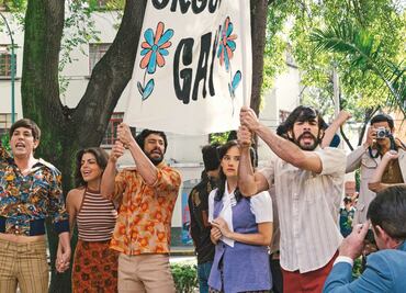 Manolo Caro se confronta en "La casa de las flores"