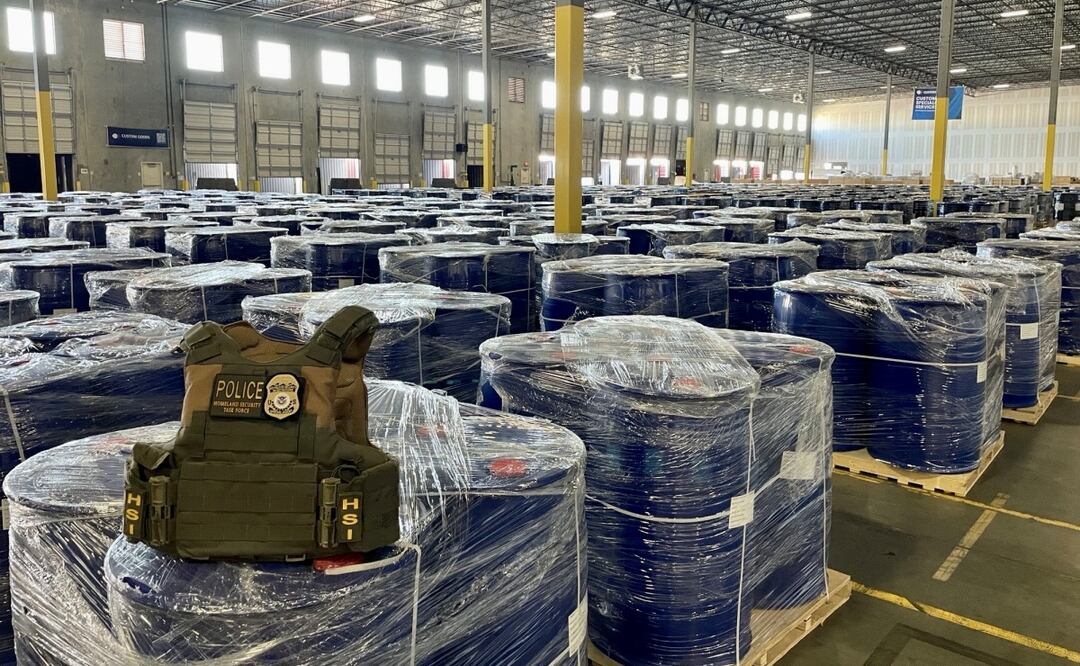 Decomiso de 300 toneladas de precursores químicos para el Cártel de Sinaloa (04/09/2025). Foto: X (@USAmbMex)