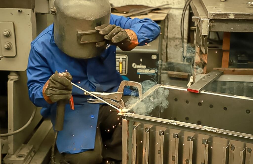 La creación de empleos formales va en ascenso en el gobierno de Julio Menchaca Salazar FOTO: Especial