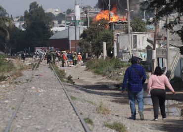 AMLO confirma un muerto y 15 heridos en explosión de ducto de Pemex en Puebla