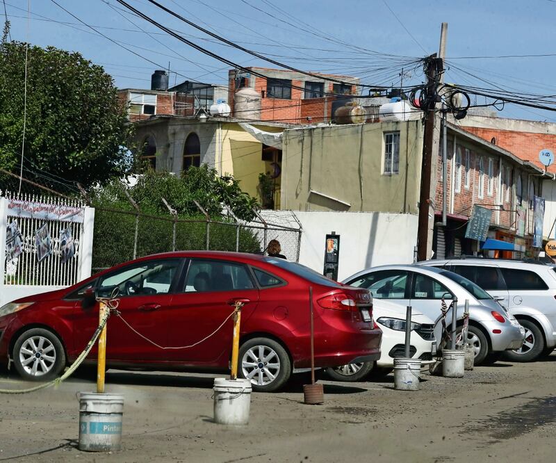 En Santa Ana Tlapaltitlán, San Cristóbal Huichochitlán y San Pablo Autopan, entre otras zonas, prevalece esta modalidad de robo de vehículos, donde los desvalijan, informó el municipio. Foto: Jorge Alvarado/EL UNIVERSAL