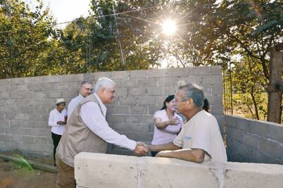 Vigilan construcción de viviendas dañadas