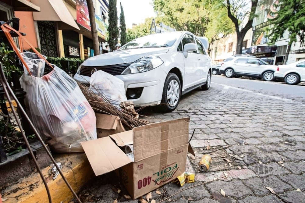Según el reporte que entregó la Secretaría del Medio Ambiente, el año pasado, se generaron en la Ciudad de México 12 mil 843 toneladas diarias de residuos sólidos urbanos (GERMÁN ESPINOSA. EL UNIVERSAL)