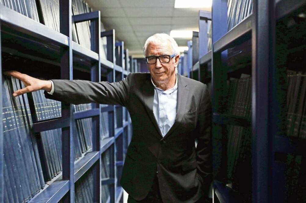 Manuel Moleiro estuvo de visita en México. Busca mostrar su trabajo en una exposición y trabajar con algún manuscrito antiguo (VALENTE ROSAS. EL UNIVERSAL)