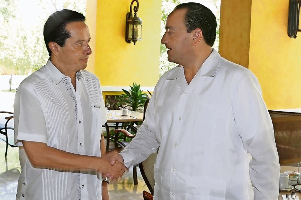 Carlos Joaquín González, quien se reunió ayer con Roberto Borge Angulo, estima un décifit para cerrar el año de 2 mil a 2 mil 700 millones de pesos (SILVIA HERNÁNDEZ. EL UNIVERSAL)